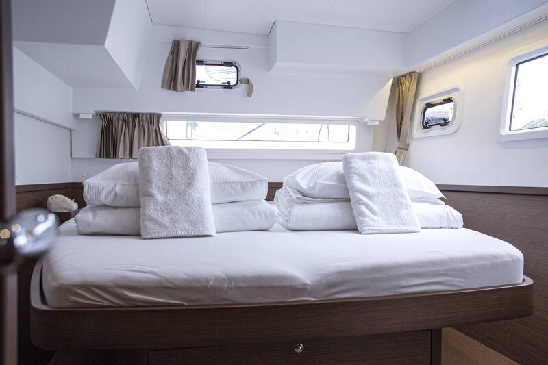 Lagoon 42 | Pulp Fiction