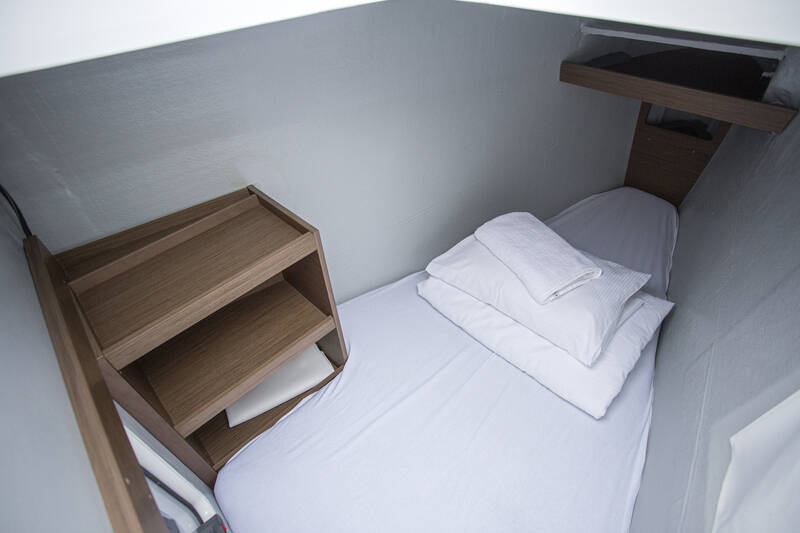 Lagoon 42 | Pulp Fiction