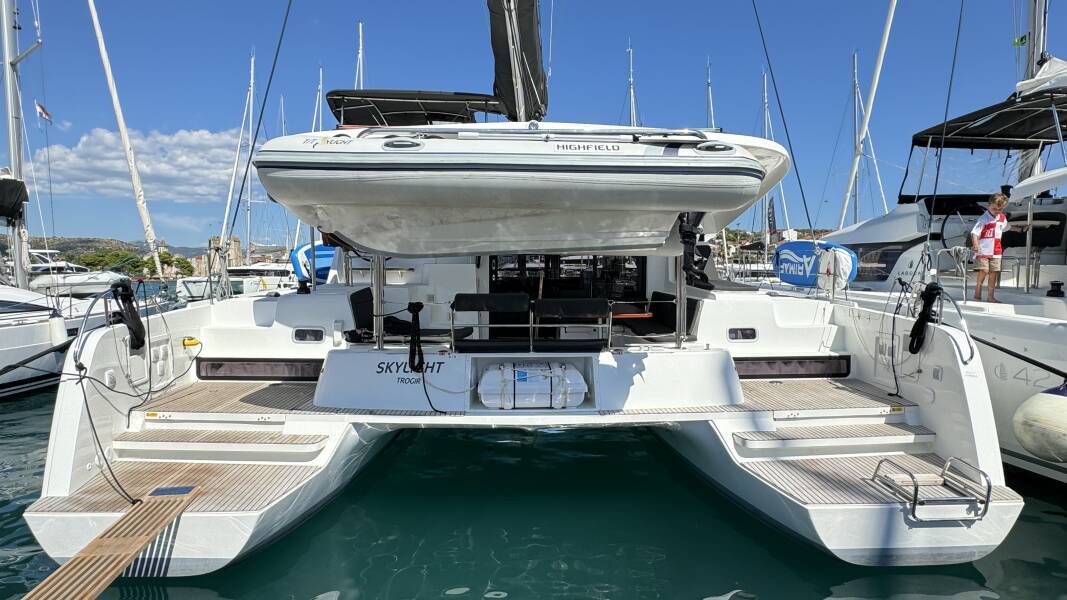 Lagoon 42 | Skylight