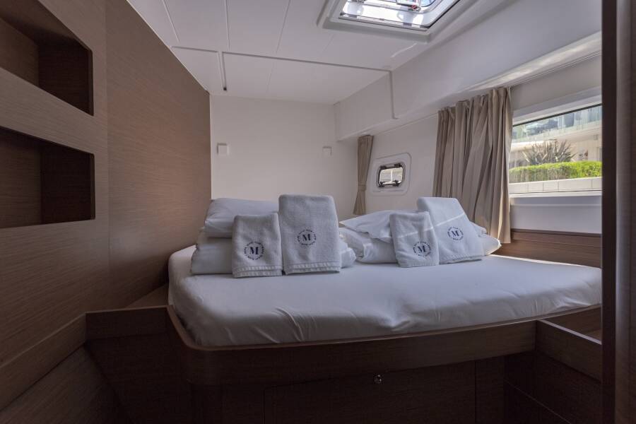 Lagoon 42 | Stardust