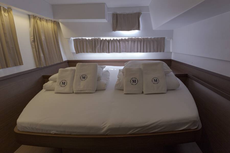 Lagoon 42 | Stardust