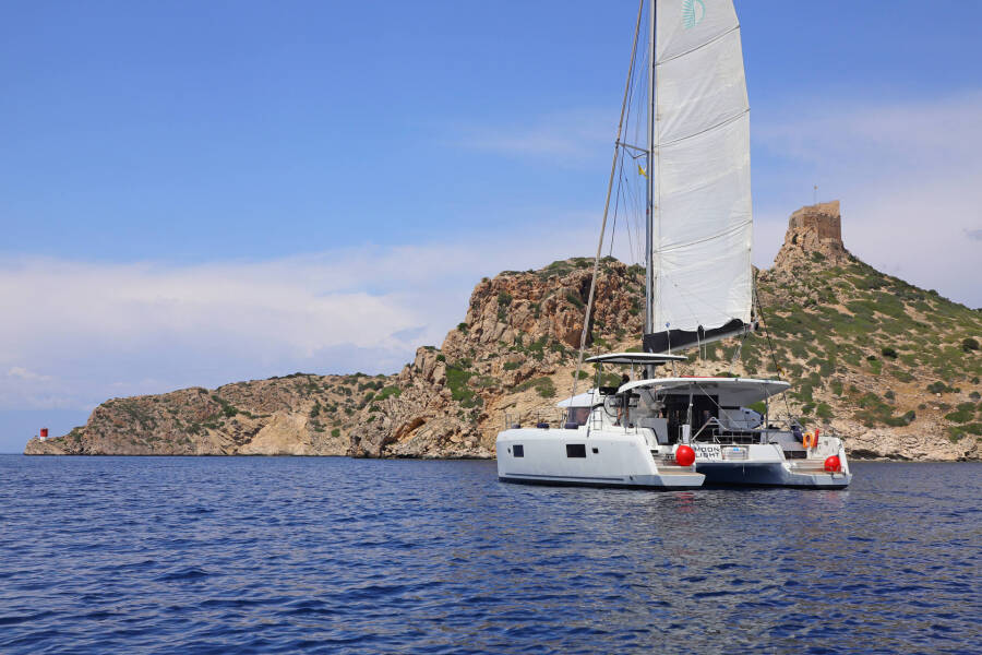 Lagoon 42  | Moonlight