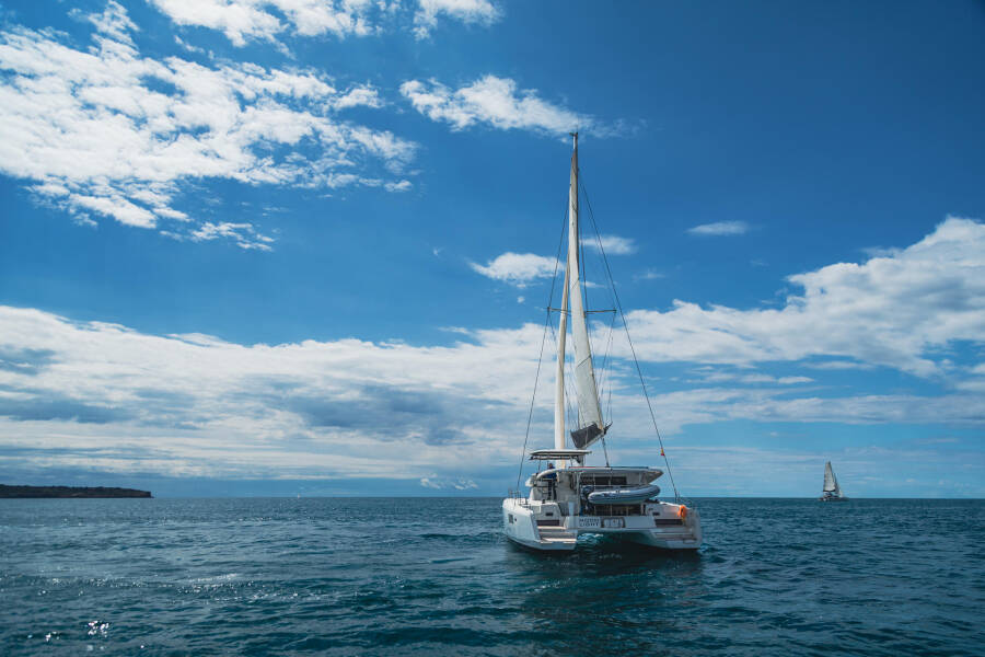 Lagoon 42  | Moonlight