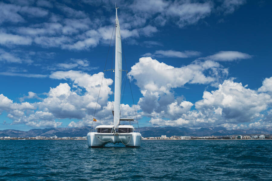 Lagoon 42  | Moonlight