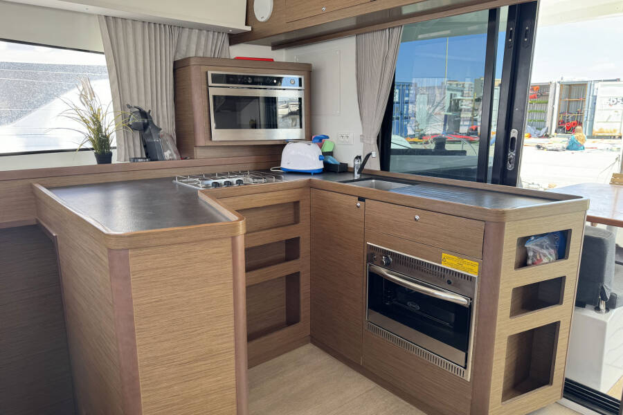 Lagoon 42  | Moonlight