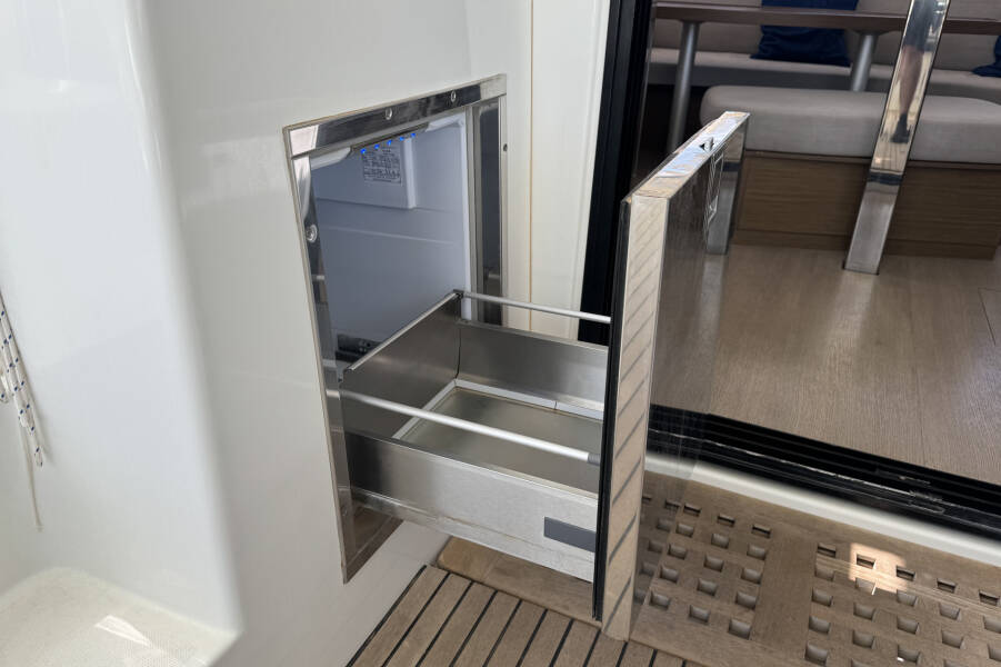 Lagoon 42  | Moonlight