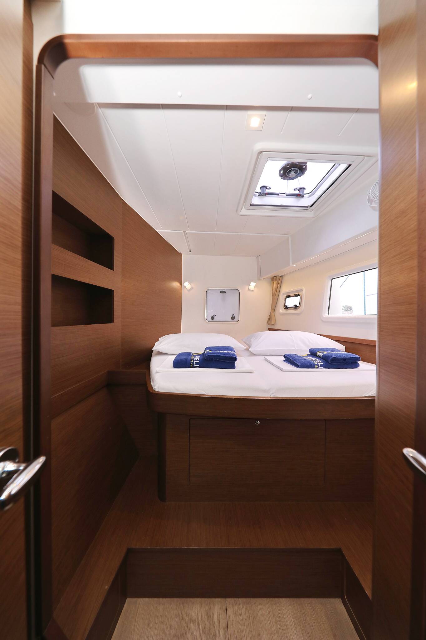 Lagoon 42  | Sapphire