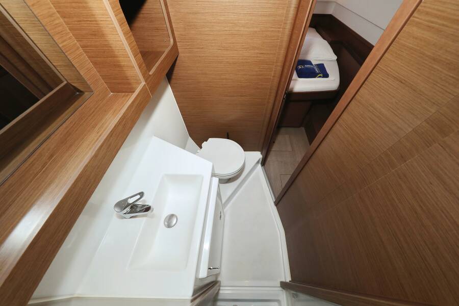 Lagoon 42  | Sapphire