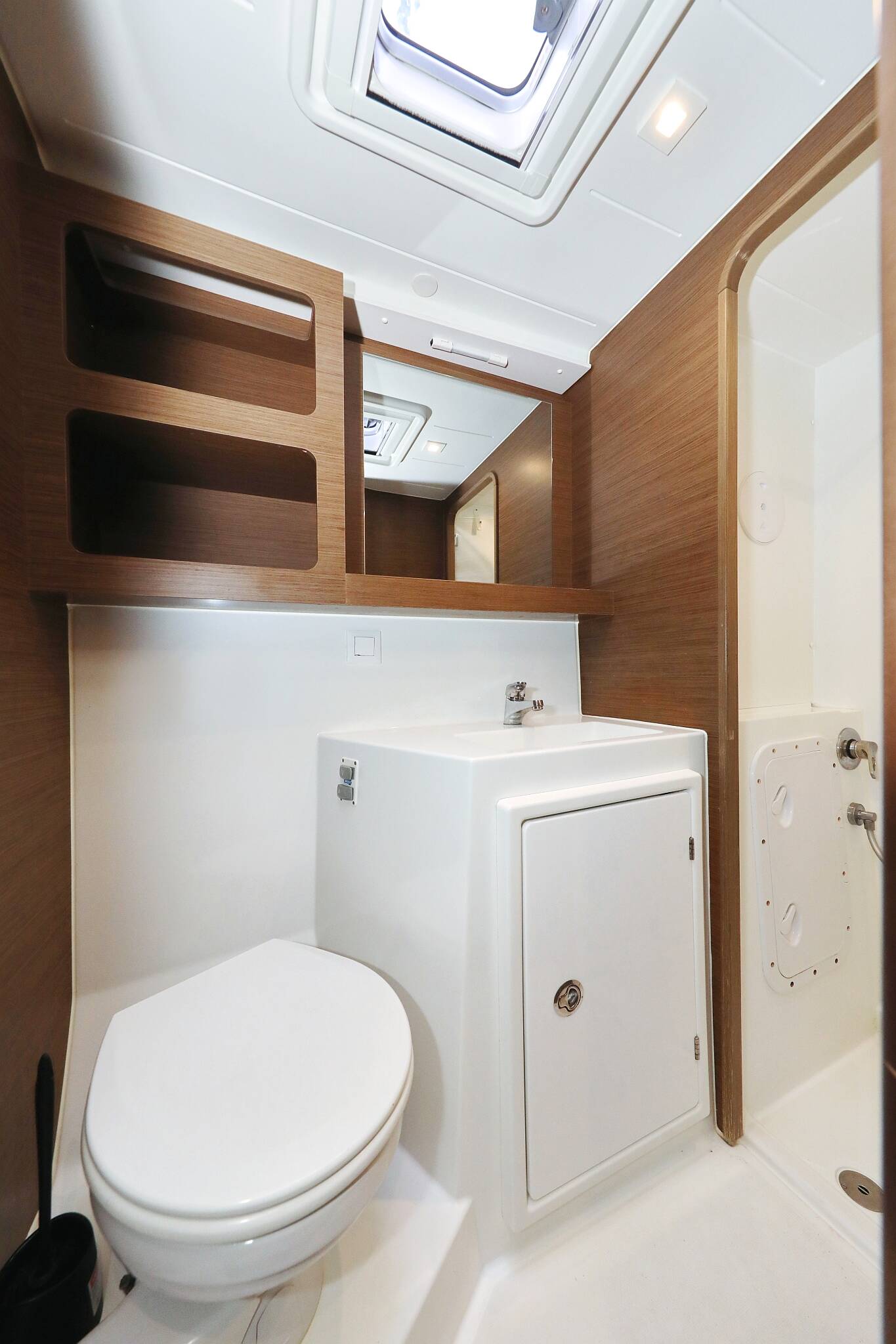 Lagoon 42  | Sapphire