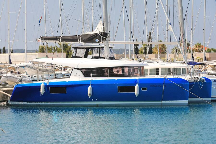 Lagoon 42  | Royal Salute