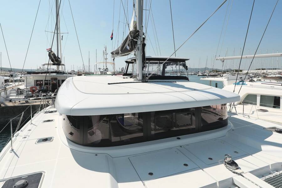 Lagoon 42  | Royal Salute