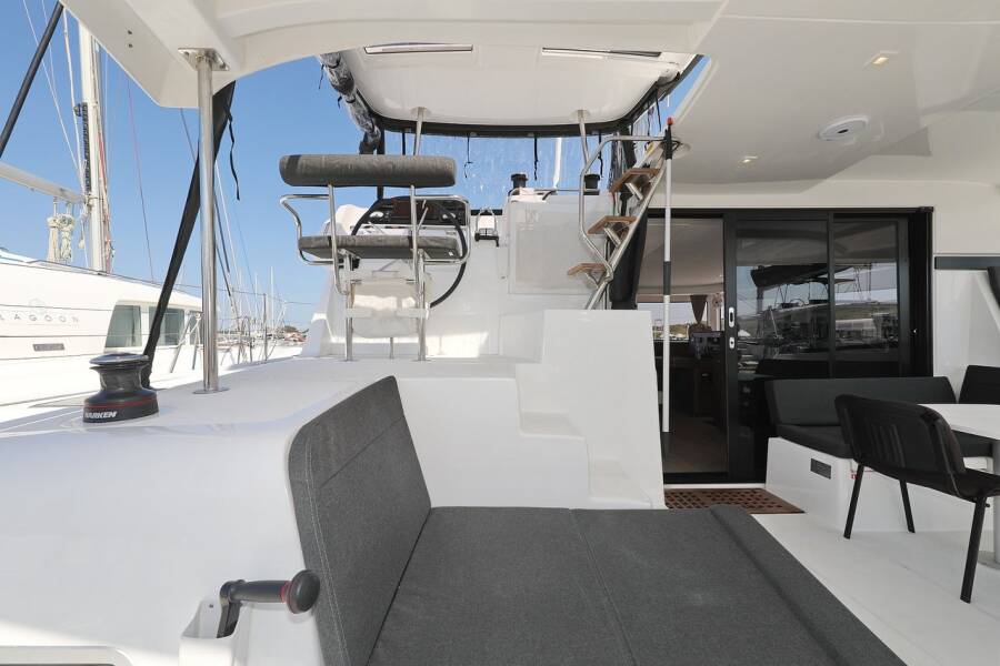 Lagoon 42  | Royal Salute