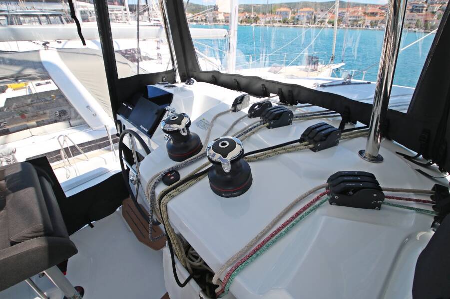 Lagoon 43  | Solution