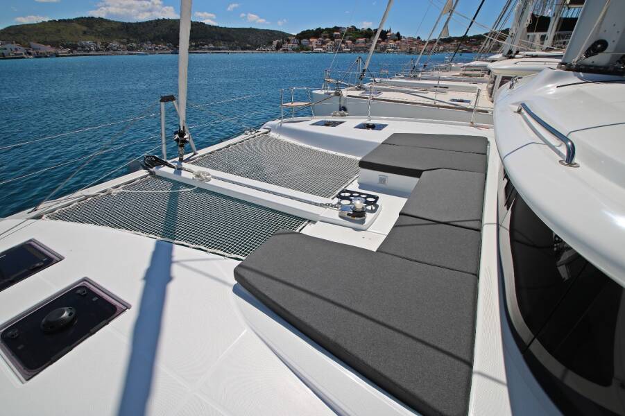 Lagoon 43  | Solution