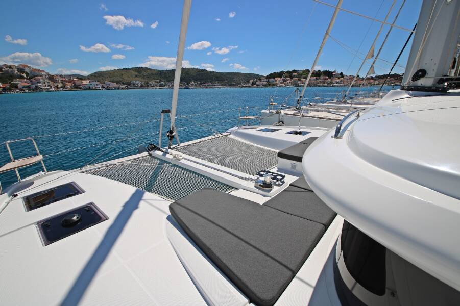 Lagoon 43  | Solution