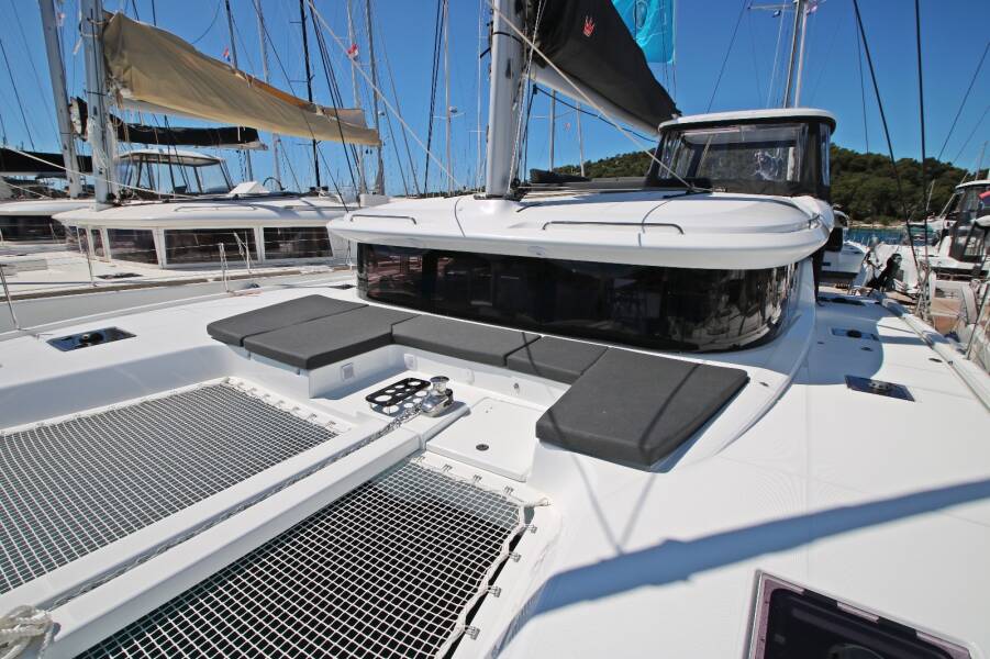 Lagoon 43  | Solution