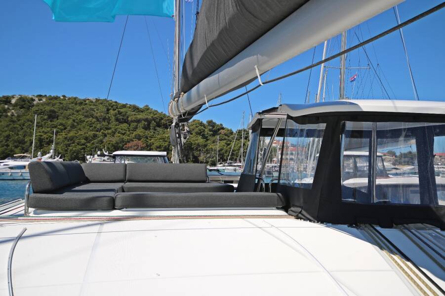 Lagoon 43  | Solution