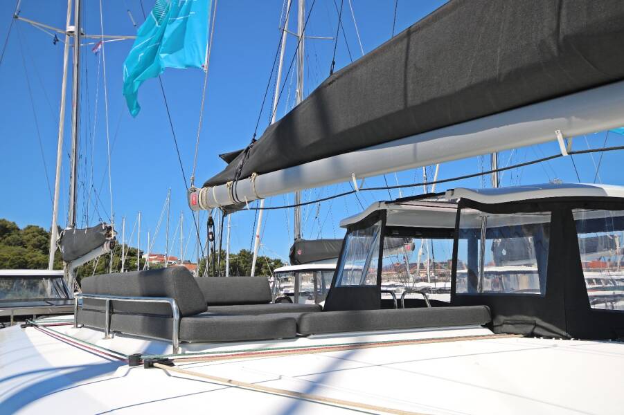 Lagoon 43  | Solution