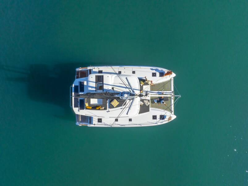 Lagoon 43  | Stela