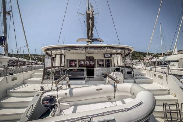 Lagoon 450 F | Red Twin