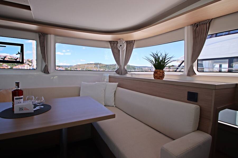 Lagoon 46 OW  | Chill Out