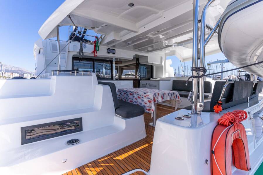 Lagoon 46  | Velvet Breeze