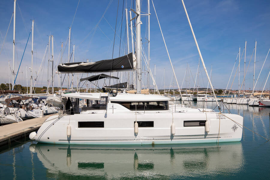 Lagoon 46  | Long Island