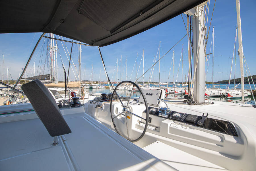 Lagoon 46  | Long Island