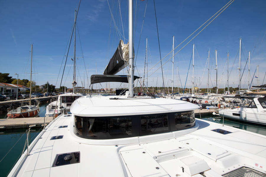 Lagoon 46  | Long Island