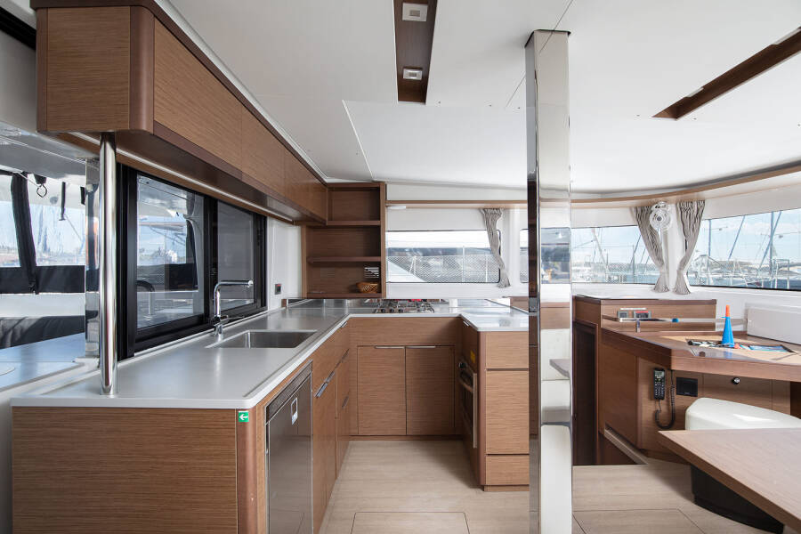 Lagoon 46  | Long Island