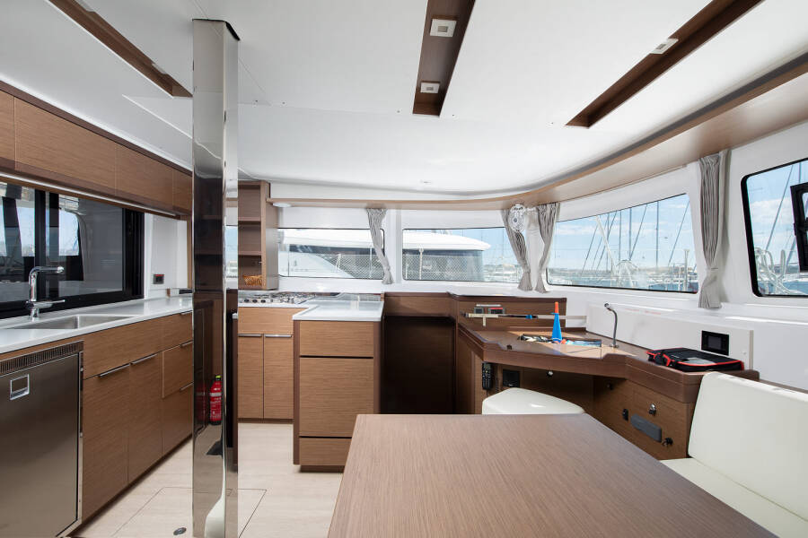 Lagoon 46  | Long Island