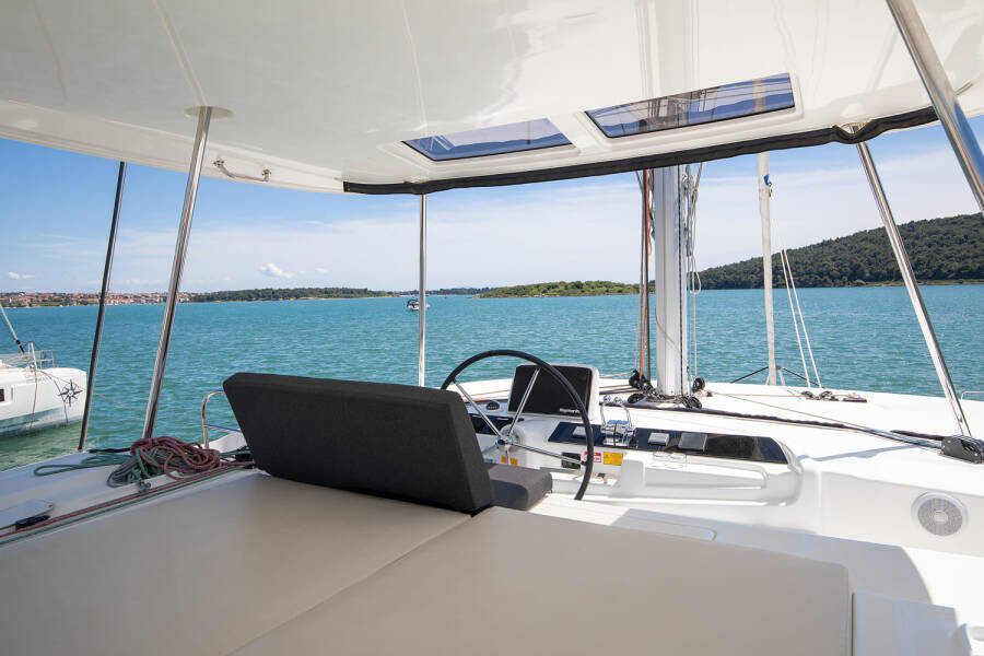 Lagoon 46  | Manta Maris