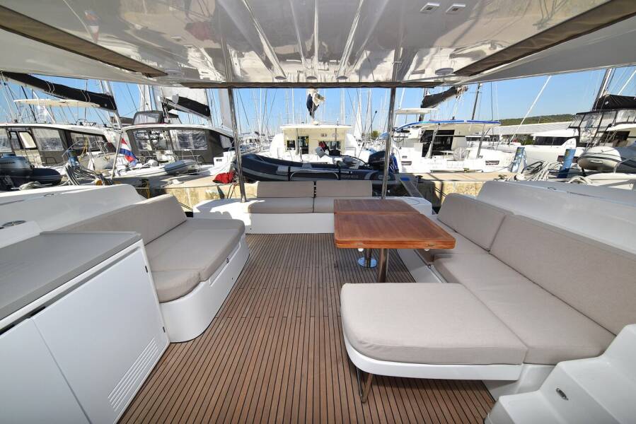 Lagoon 50  | Shadow