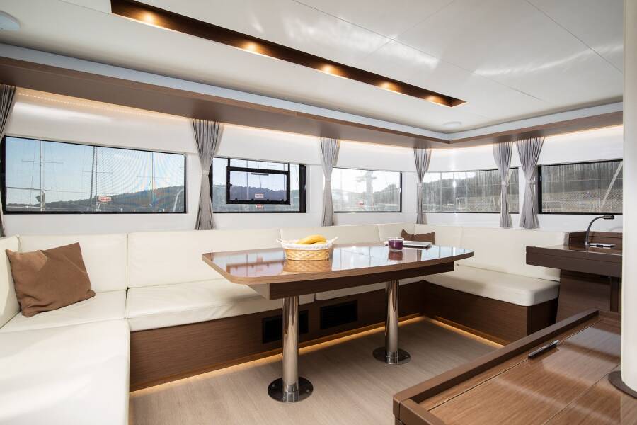 Lagoon 50  | Aliana