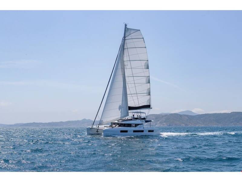 Lagoon 51  | Nevera