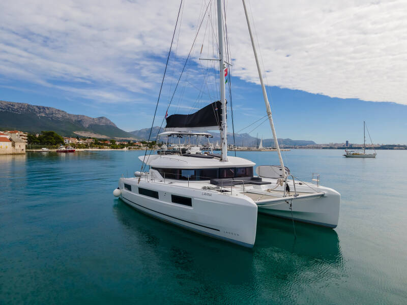 Lagoon 51  | Lavina