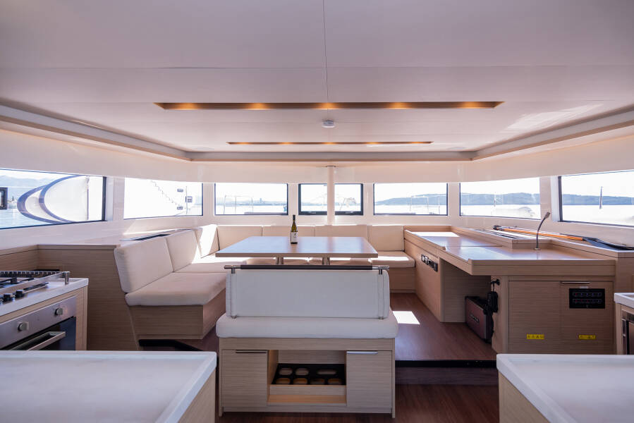 Lagoon 51  | Lavina