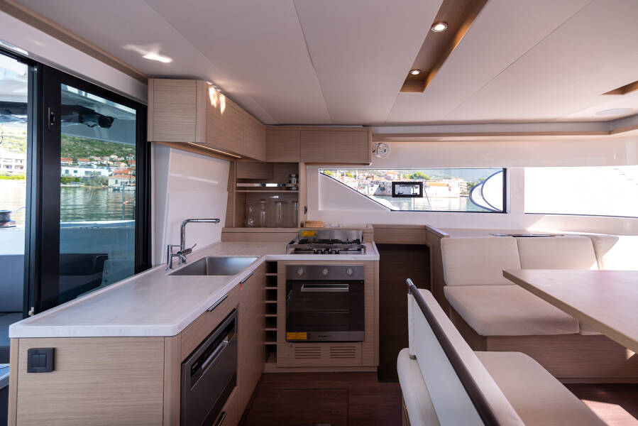 Lagoon 51  | Lavina