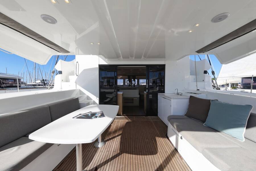 Lagoon 51  | Apolon