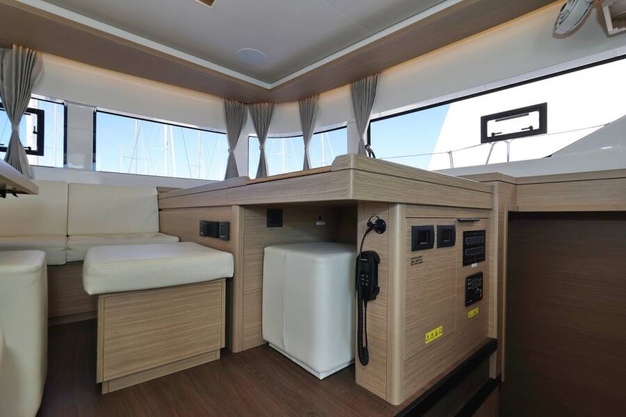 Lagoon 51  | Apolon