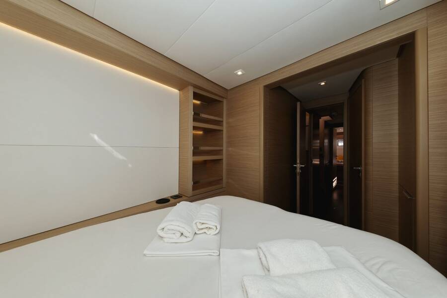 Lagoon 51  | Apolon