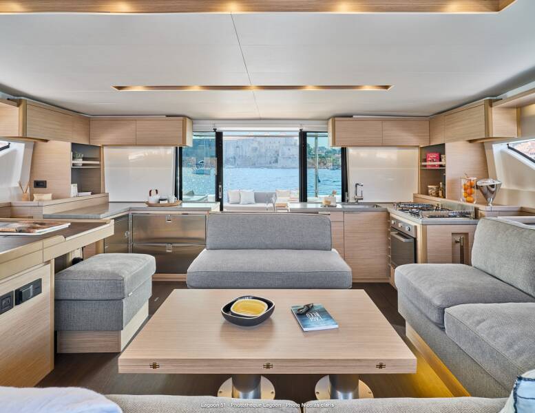 Lagoon 51  | Queen Alexandra (crewed)
