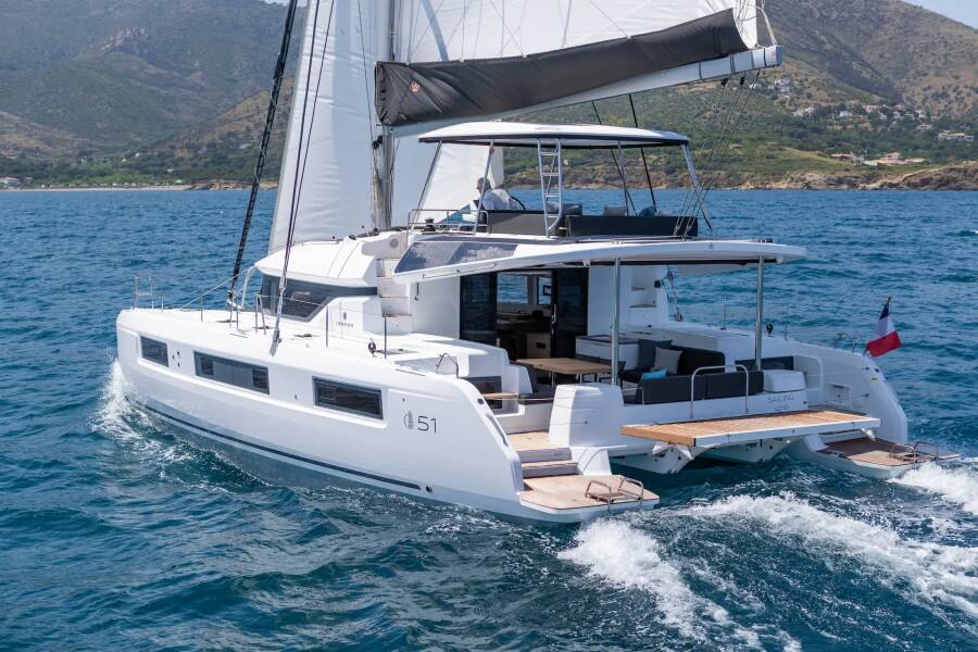 Lagoon 51  | Moonshadow