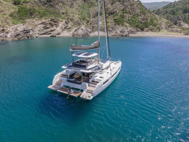 Lagoon 51  | Moonshadow