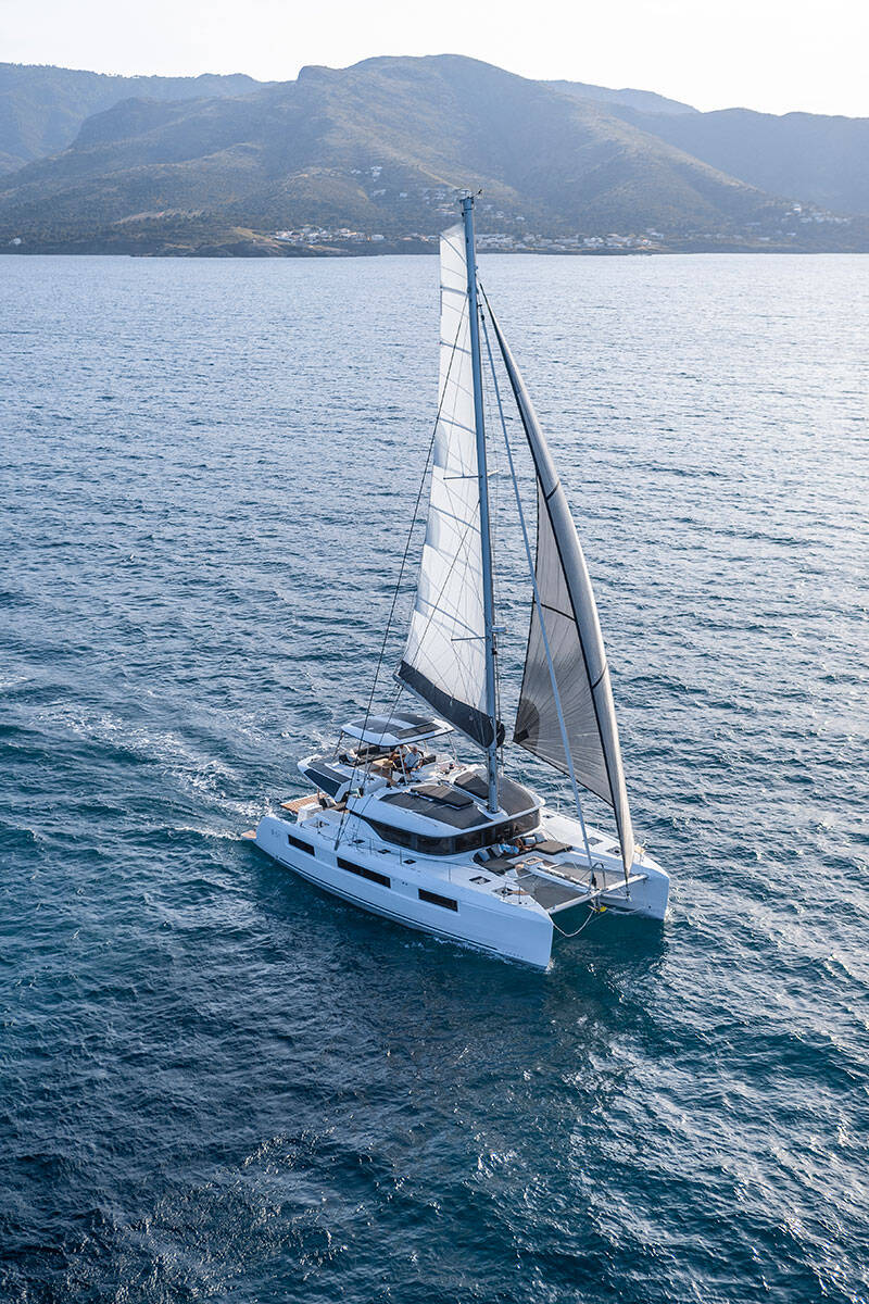 Lagoon 51  | Moonshadow