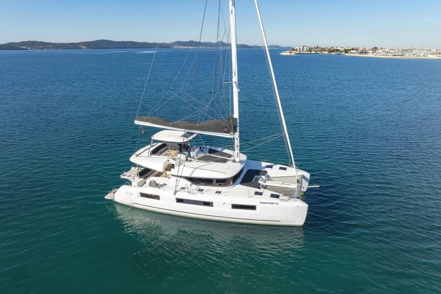 Lagoon 51  | Disonesto