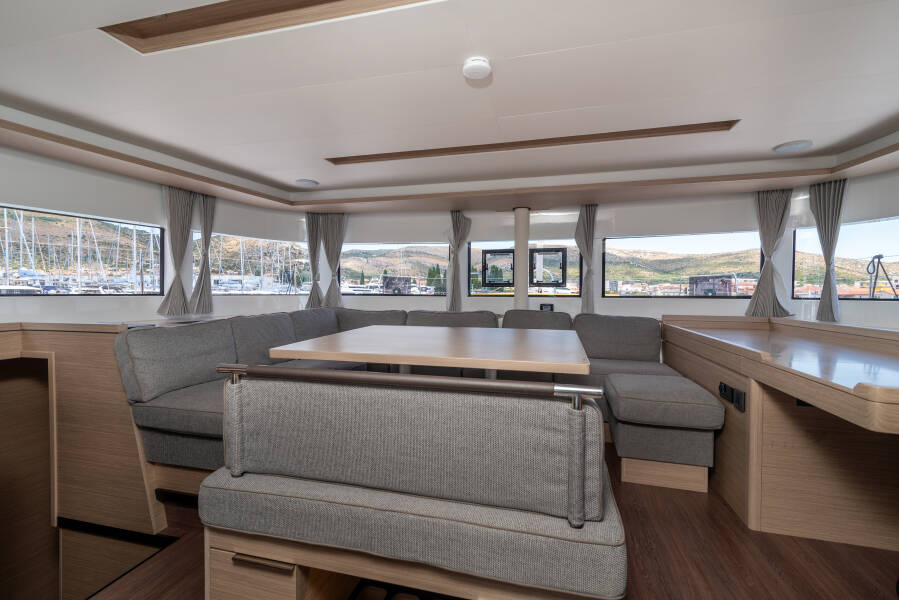 Lagoon 51 | All For Love