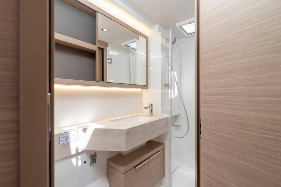 Lagoon 51 | Moonshadow