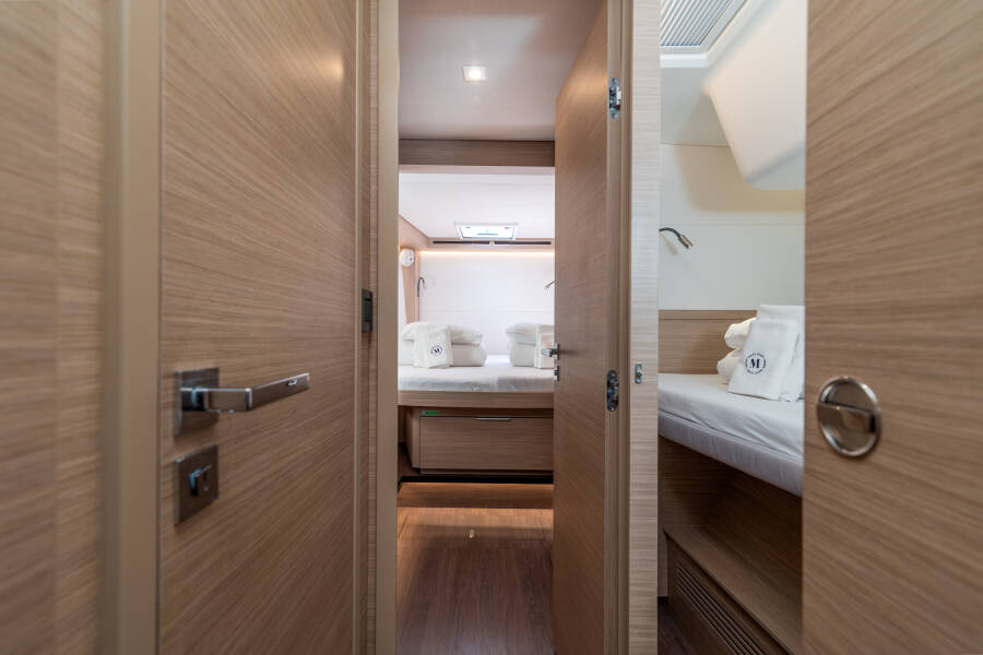 Lagoon 51 | Moonshadow