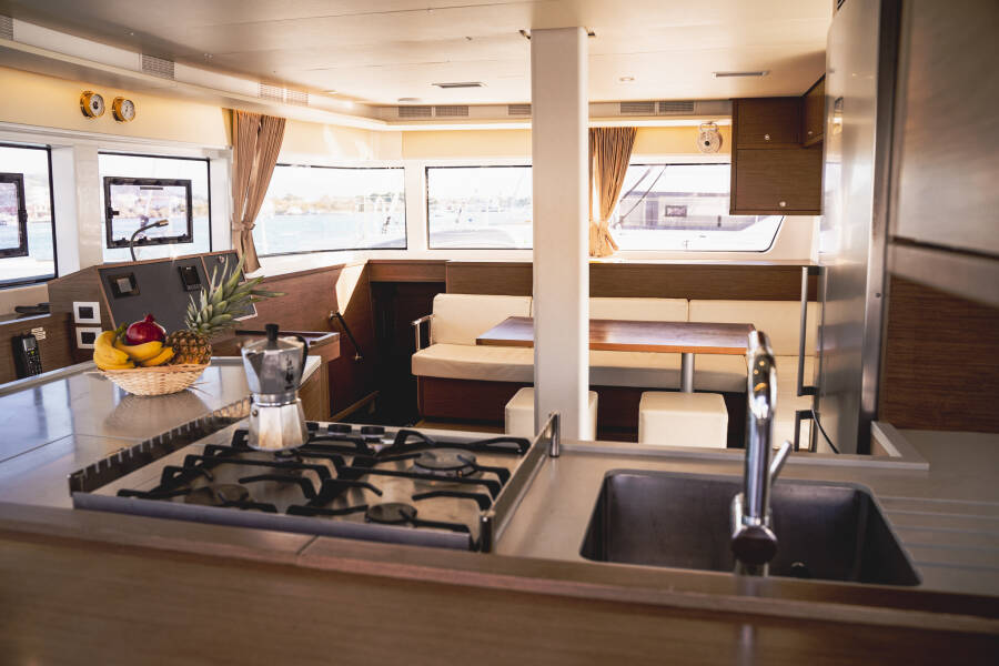 Lagoon 52 F  | Akana